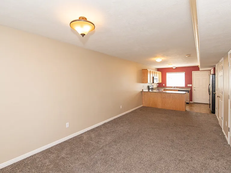 475 N Redwood Rd #56 — Photo 6