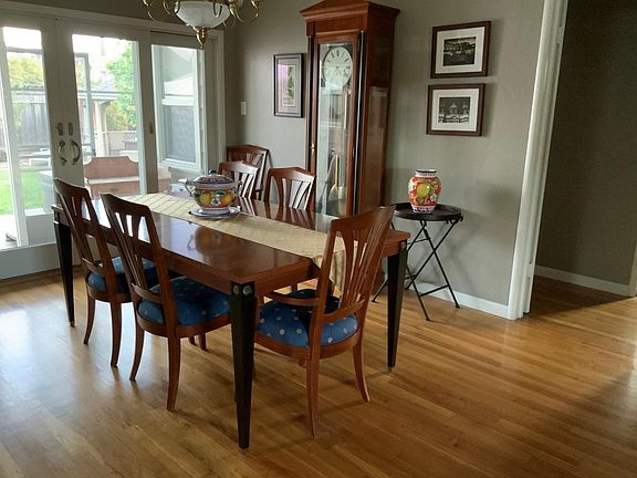 2nd image of 724 Camino Dr