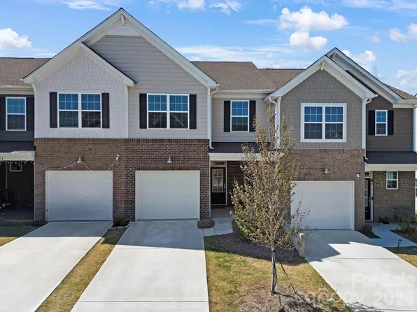 7032 Everly Commons Ln, Tega Cay, SC 29708