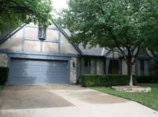 8508 Rosehill Rd, Lenexa, KS 66215