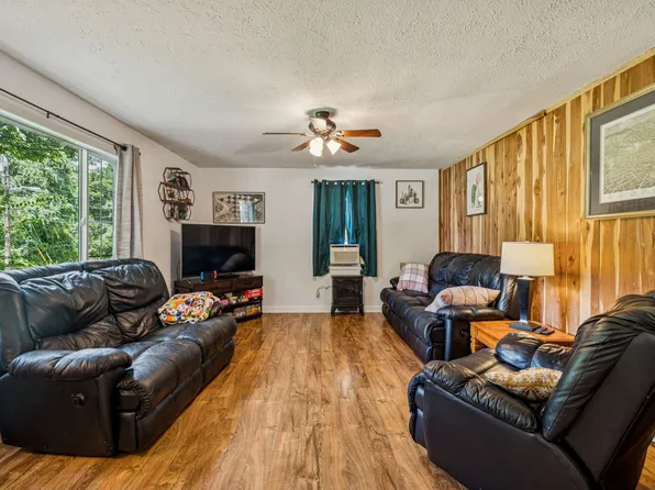 1411 Dry Creek Rd, Ashland City, TN 37015