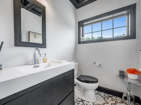 373 Ocean Terrace image 13 of 47