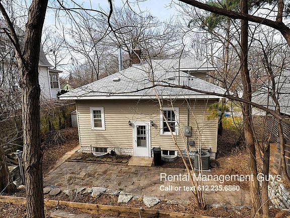 4th image of 2827 Taylor St NE