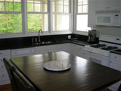 4th image of 421 Summer Grove Dr