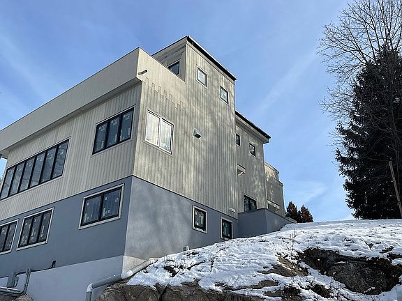 5th image of 142 Nearwater Ln