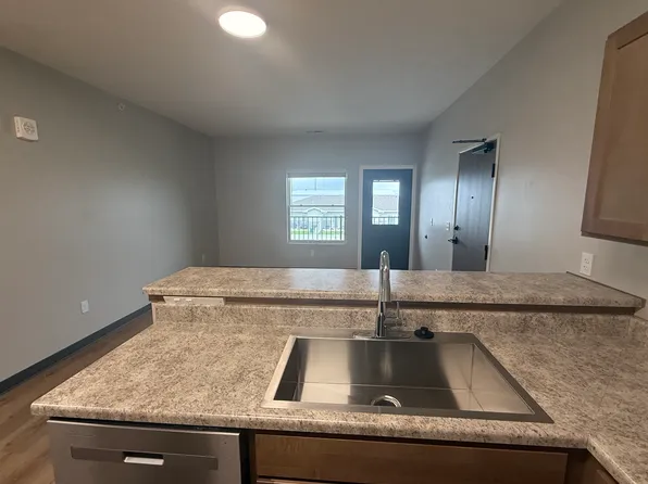 24 Plex By YH Properties, 1011 W 3rd St #846f3c8e1, Kearney, NE 68845