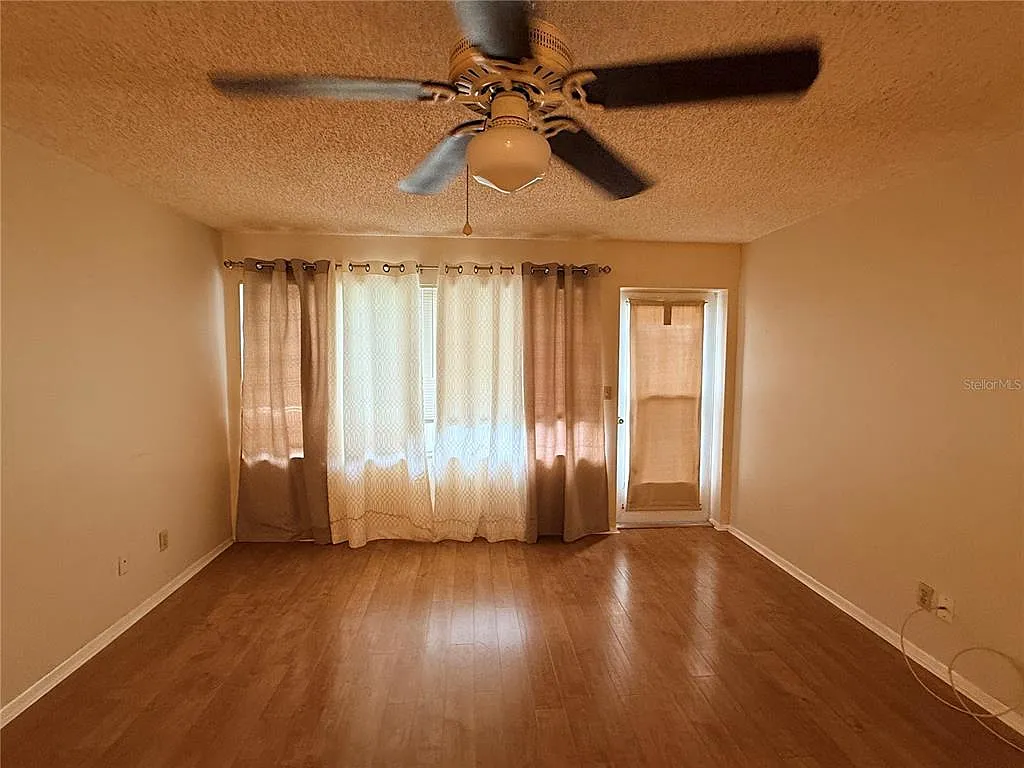 2 bed, 2.0 bath, 956 sqft, $1,495 — Photo 4