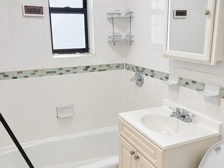 13111 Kew Gardens Rd #1O — Photo 6