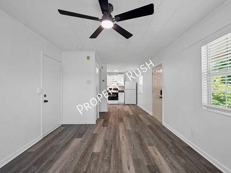 424 Hedgewood Dr — Photo 5
