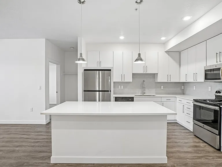 Rockpoint Apartments — Photo 6