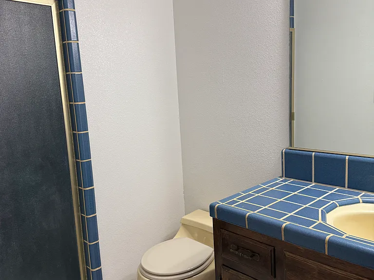 1815 Azure Ct #A — Photo 10