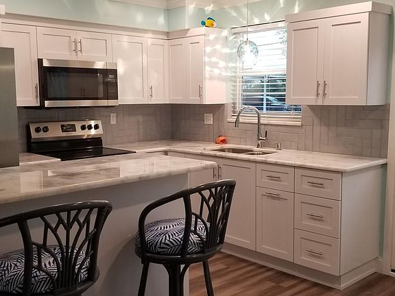 4th image of 3433 S Peninsula Dr