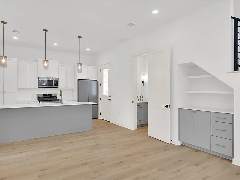 7208 Providence Ave #3 — Photo 1