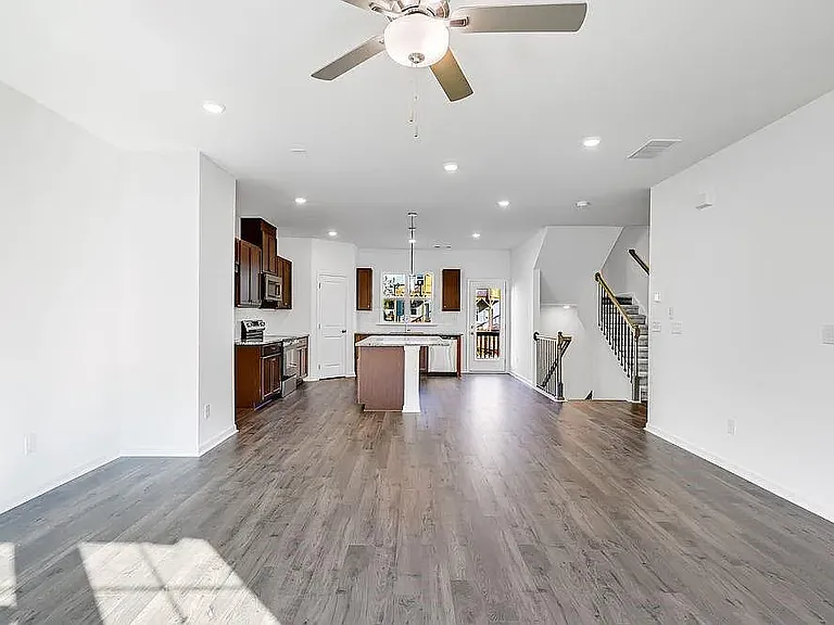 6133 Wayburn St — Photo 13