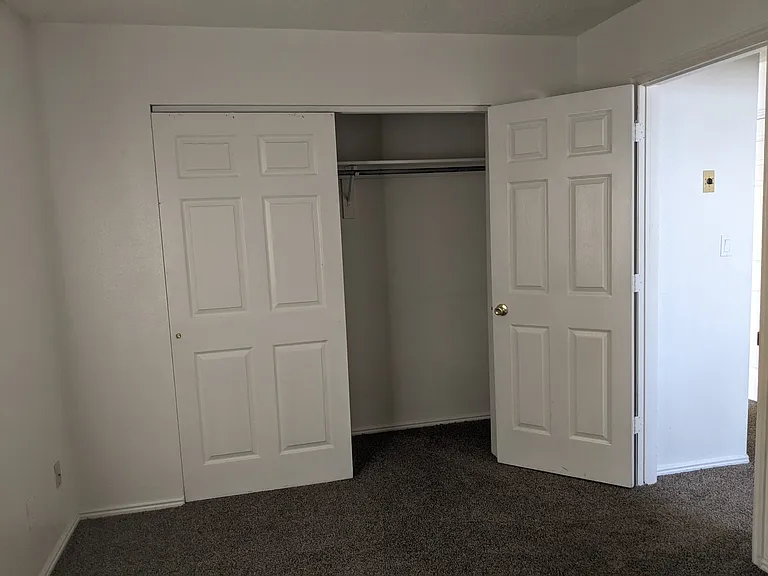 247 N 200 E — Photo 11