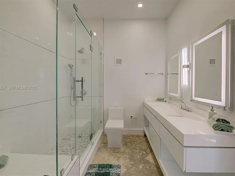 3725 Ocean Dr #Penthouse 02 — Photo 5