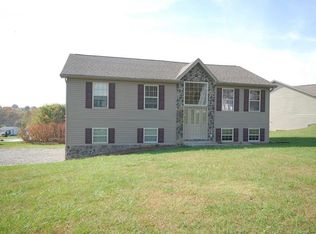 417 Jenny Ln, Uniontown, PA