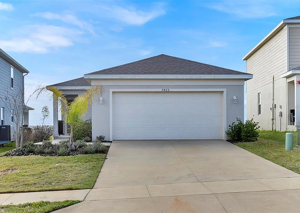 7425 Catania Loop