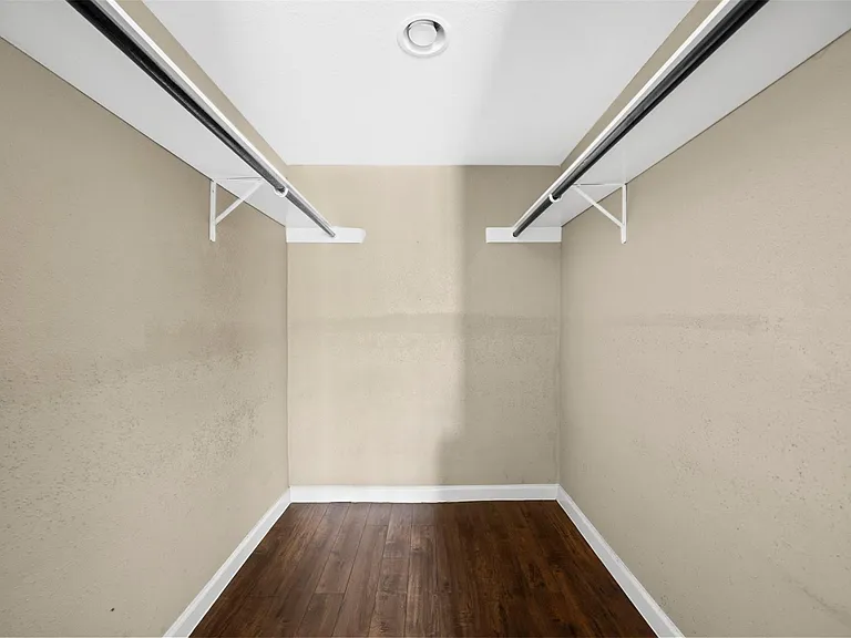 10673 Braes Bend Dr — Photo 15