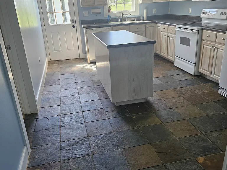 104 Finley Rd — Photo 17