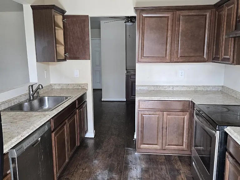 Large Kitchen.