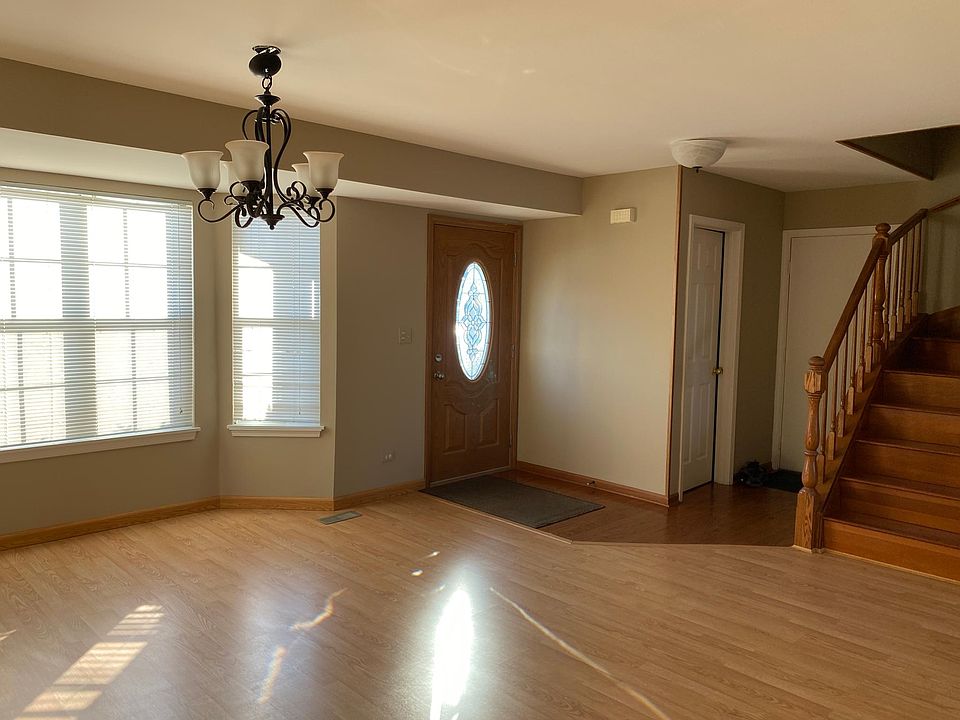 1st image of 1124 Ashbrook Dr