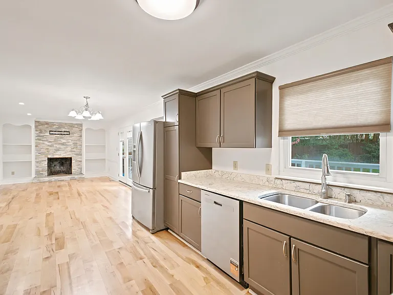4300 Hickory Ridge Dr — Photo 17