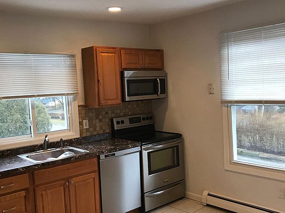 2nd image of 170 New York Ave