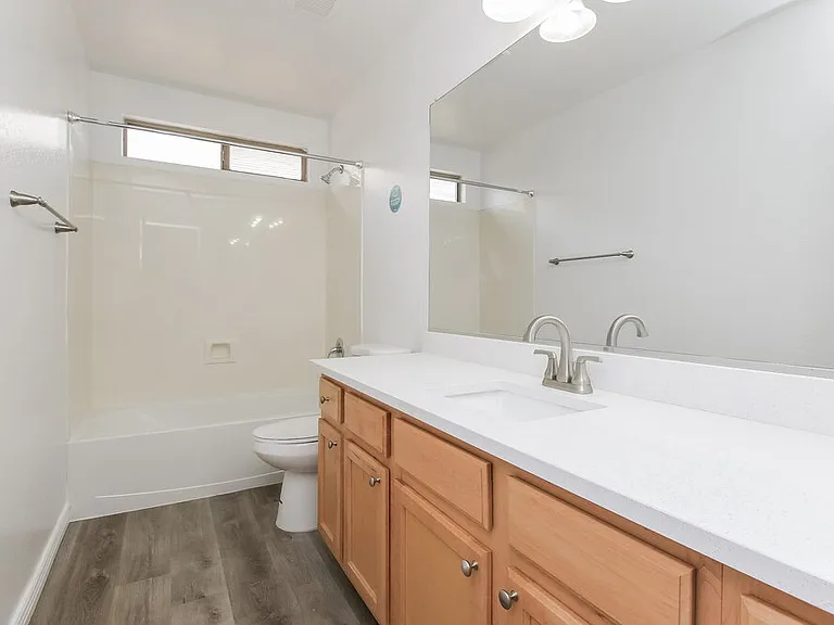 475 W Holstein Trl — Photo 13