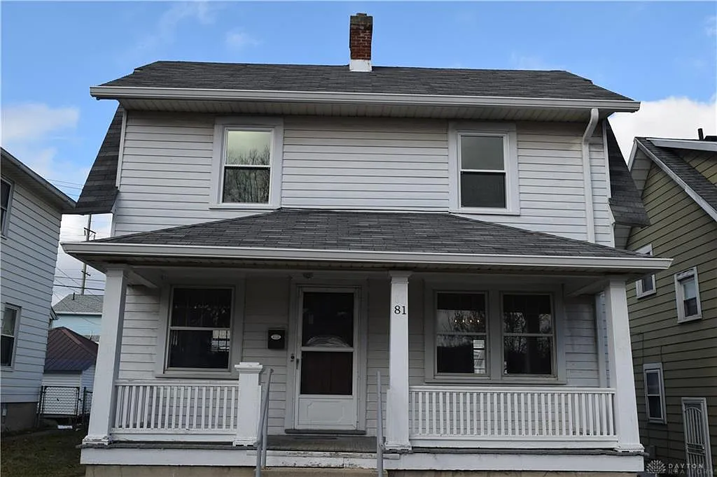 81 Ashwood Ave photo 1