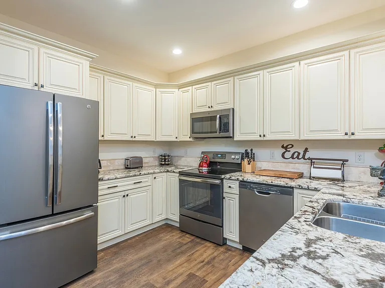 66 Terry Estate Dr — Photo 21
