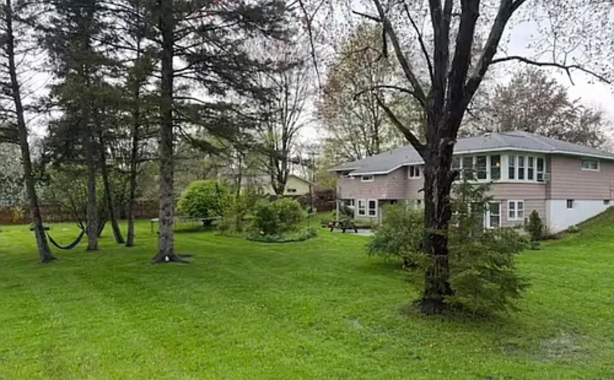 6076 Smith Rd — Photo 1