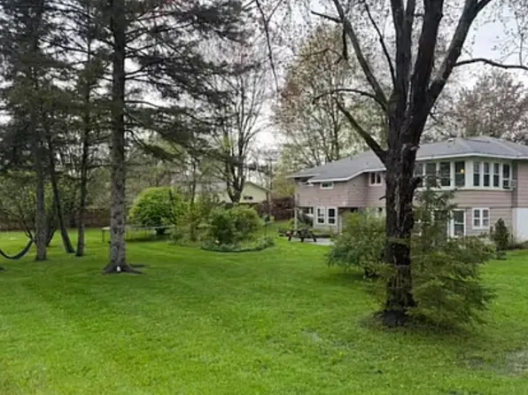 6076 Smith Rd, North Syracuse, NY 13212