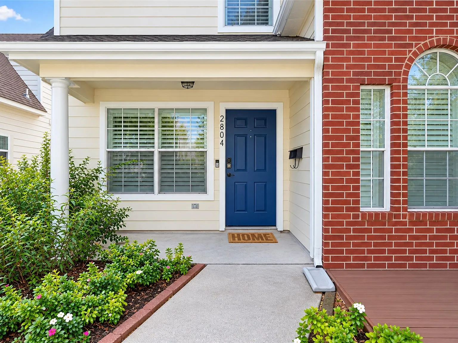 3 bed, 2.0 bath, 1134 sqft, $2,400 — Photo 3