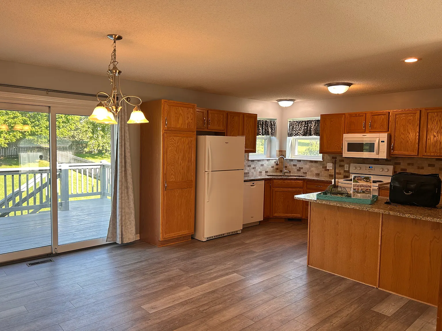 4 bed, 1900 sqft, $2,300 — Photo 2