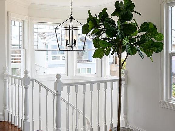 5th image of 2515 Alma Ave