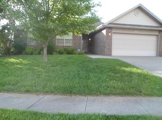 627 W Bailey St, Nixa, MO 65714