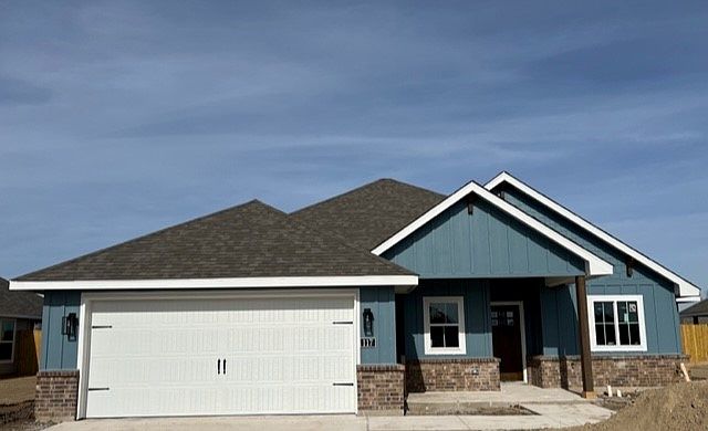 1st image of 117 Mustang Dr