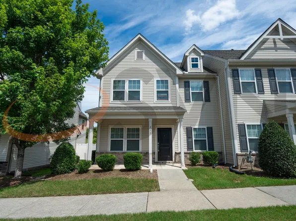 215 Hamlet Pl, Morrisville, NC 27560