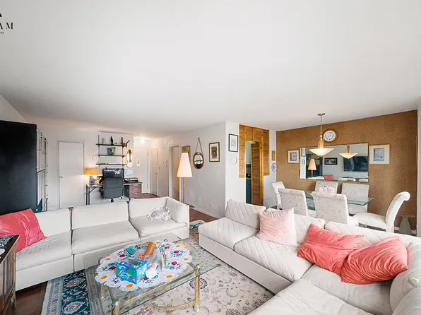 205 West End Avenue image 3 of 8