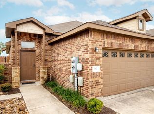 586 Creekside Cir, New Braunfels, TX 78130