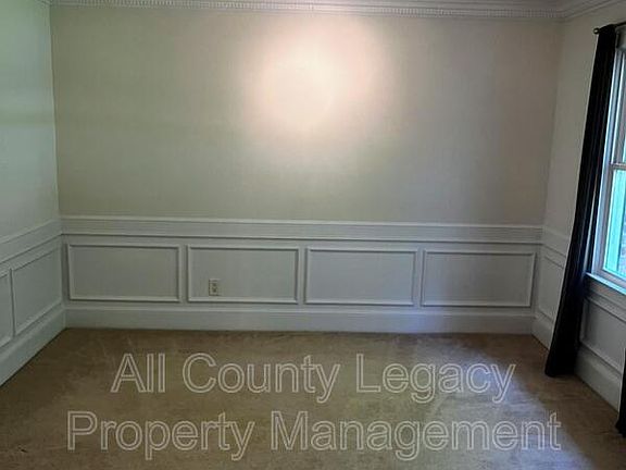 4th image of 1875 Victorian Ct