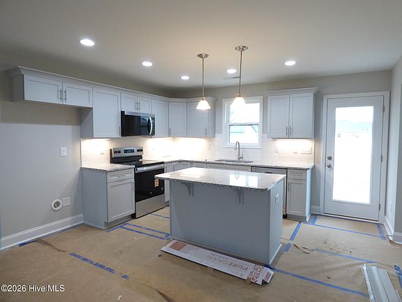 3rd image of 244 Rae Street