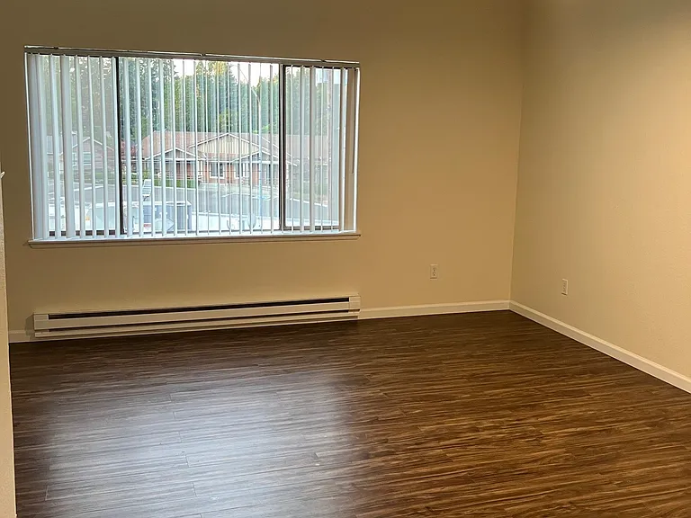 Heatherstone Park Apartments — Photo 27
