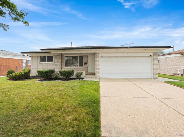 35203 Eden Park Dr, Sterling Heights, MI 48312