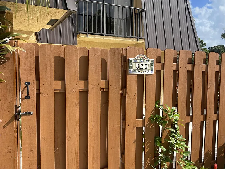 5881 SE Windsong Ln — Photo 1