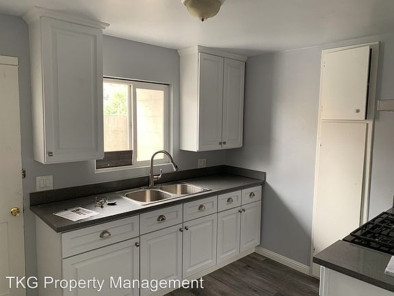 3rd image of 888 S Anaheim Blvd APT 2