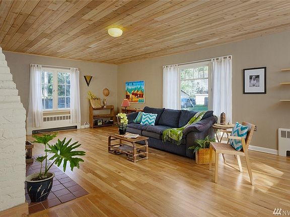 2nd image of 19055 Division Ave NE