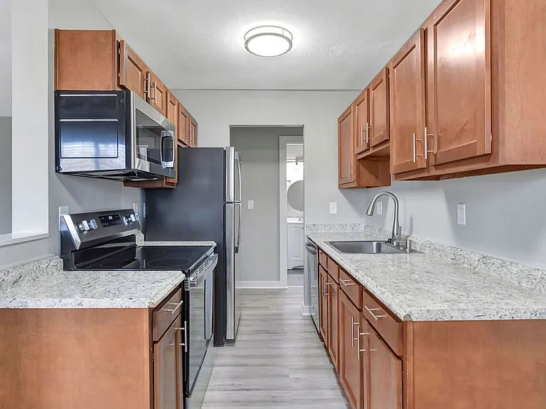 McGregor Apartments — Photo 27