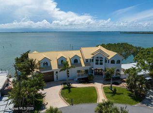 21 W Point Dr #101, Cocoa Beach, FL 32931